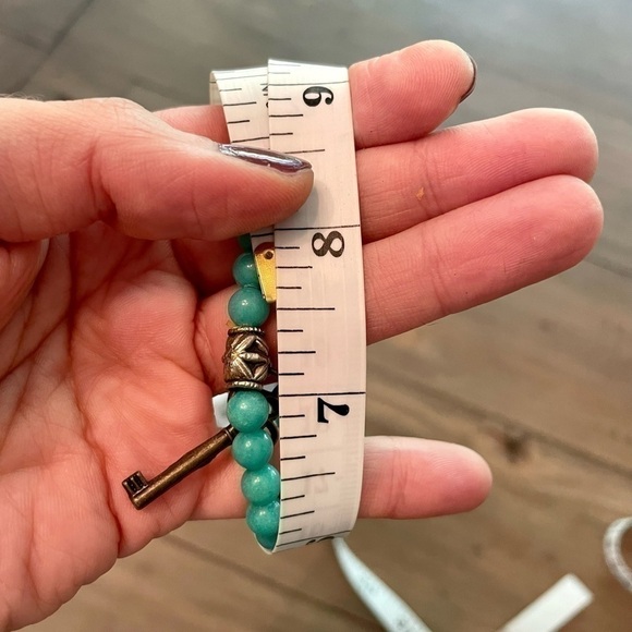 Hamsa hand, peace and love and key charm bead bracelets - Picture 3 of 7